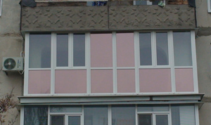 Остекление французского балкона с применением тонированных стеклопакетов