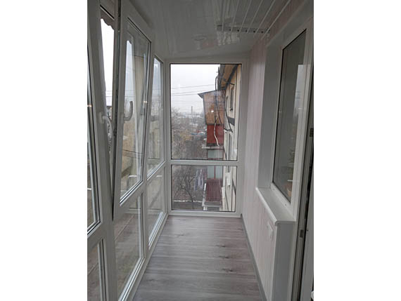 Французское остекление балкона в Днепре фото - Открытые окна