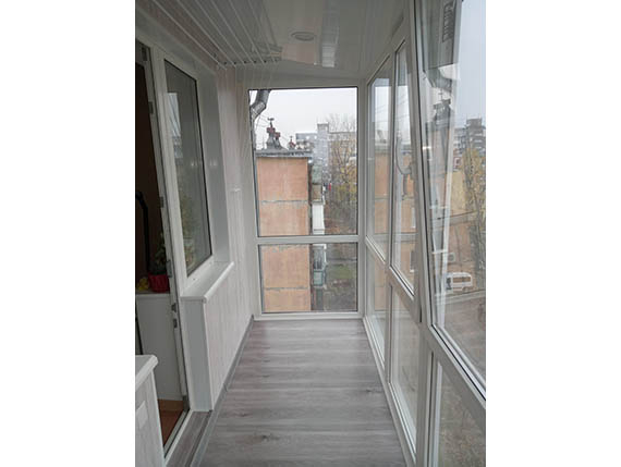 Французское остекление балкона в Днепре окна Rehau - фото Открытые окна