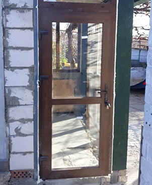 Входная металлопластиковая дверь WDS со стеклом, Днепр