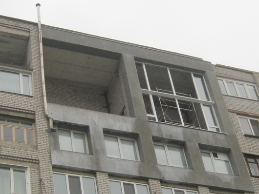 Балконный витраж на высоте 30 метров в Днепропетровске