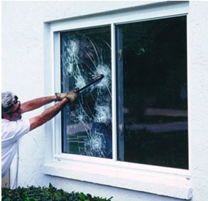 Защитные стеклопакеты, как защитить окна на даче